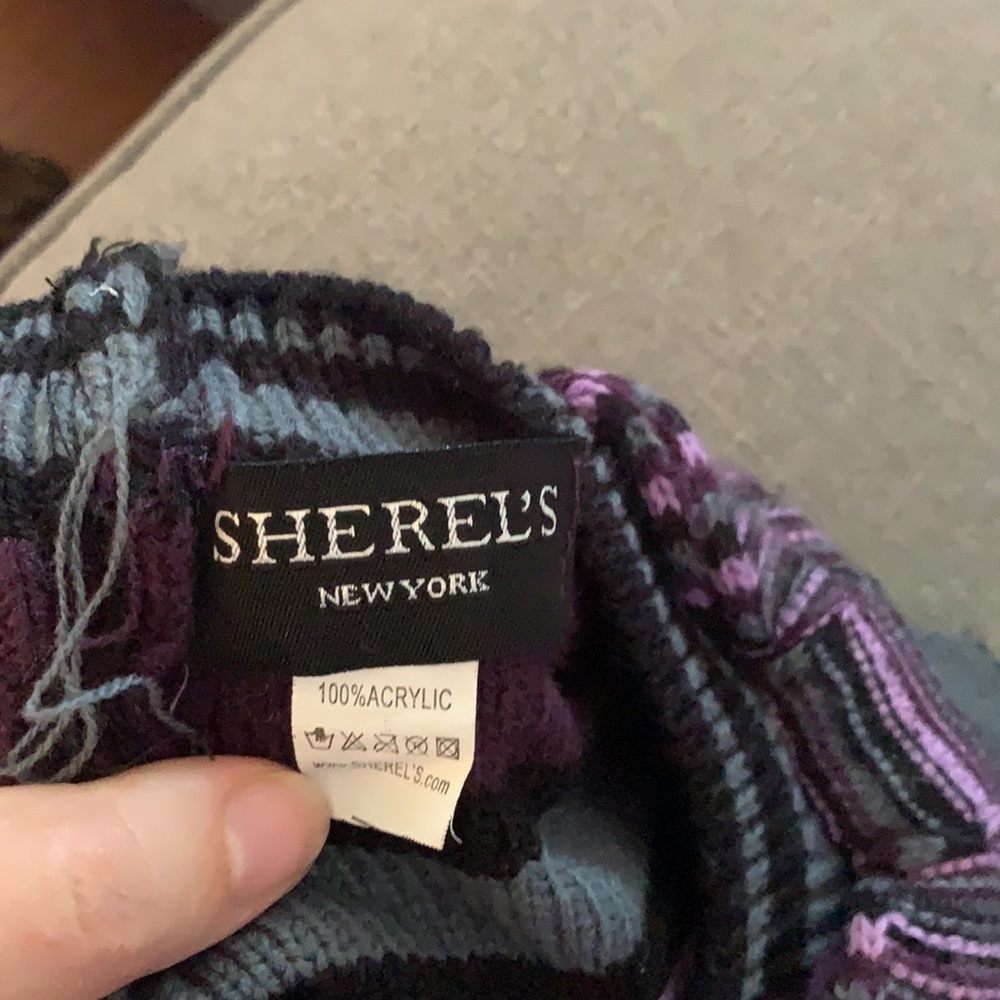 Sherel’s Hat - Picture 5 of 7
